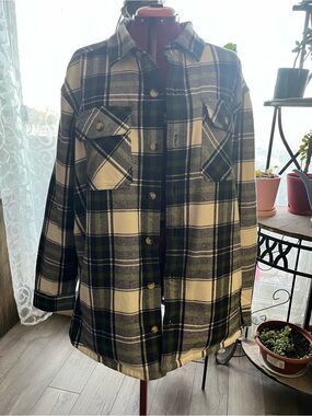 Men's Plaid Button-Up Shirt Jacket in Green & Cream